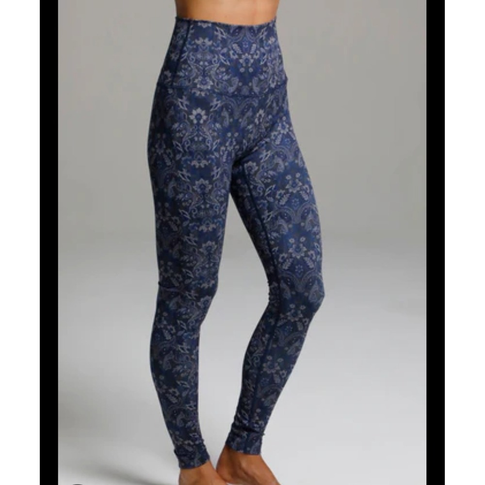 KiraGrace High Rise Yoga Leggings Navy Blue‎ Medallion Paisley Print Small USA